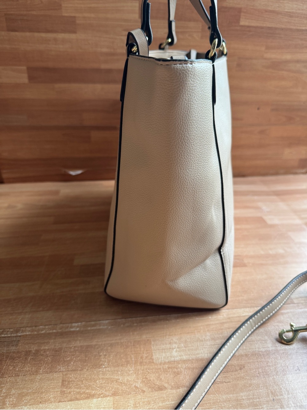 Cream color purse with strap - Picture 11 of 13
